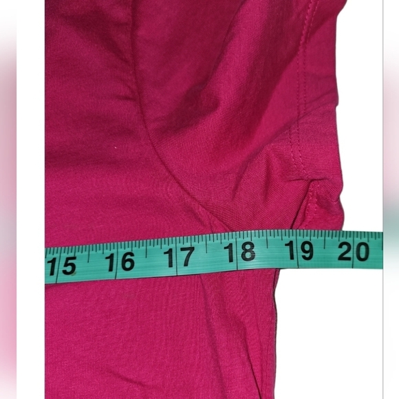 Nike tshirt hot pink NWOT medium - Picture 3 of 4
